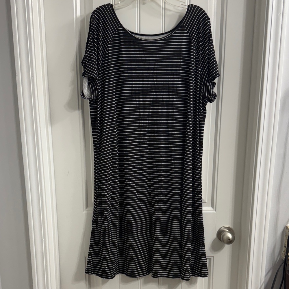 St John’s Bay Black and White Striped Cold Shoulder Dress Size XL